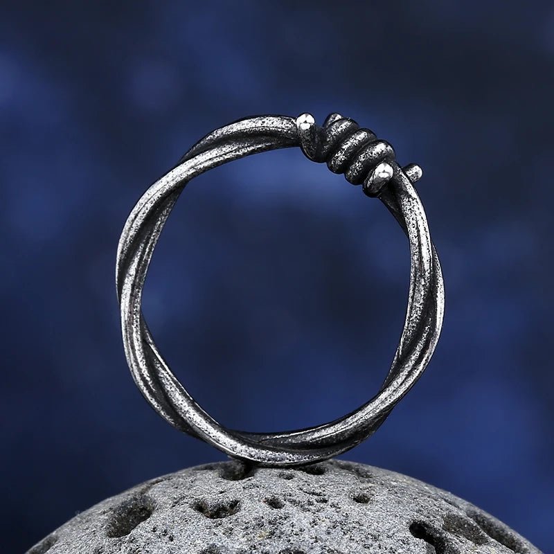 Single Barb Wire Knot Ring - Chrome Cult