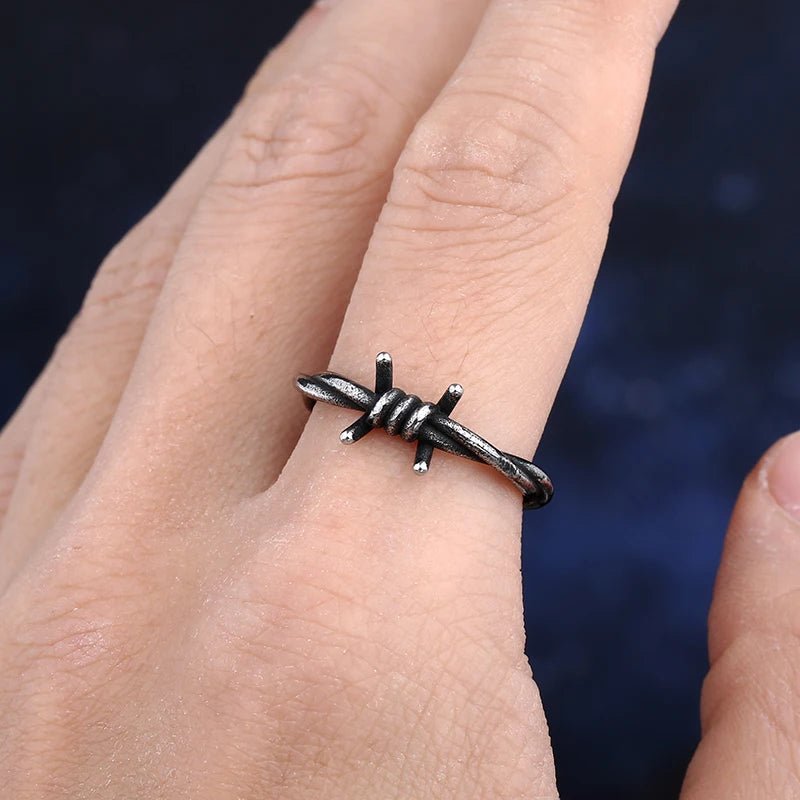 Single Barb Wire Knot Ring - Chrome Cult