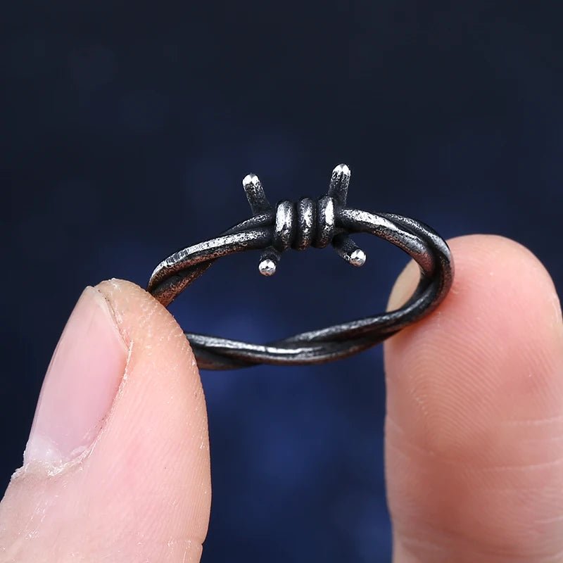 Single Barb Wire Knot Ring - Chrome Cult